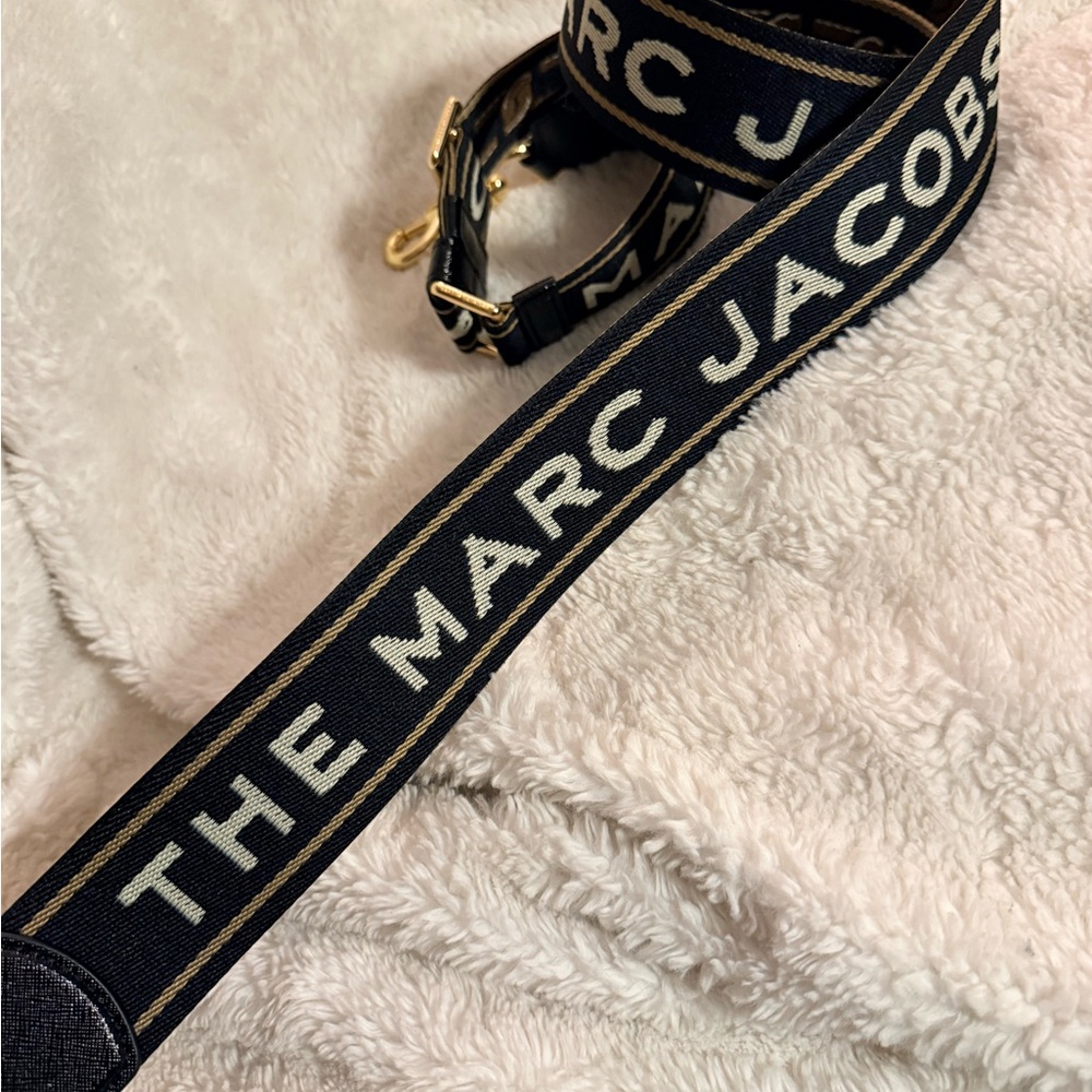 Marc Jacobs Black and Gold guitar style strap - Picture 4 of 5
